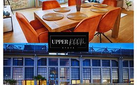 Neu! UPPER ROOM Industrial Loft Domizil mit Dachterrasse&Ausblick